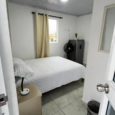 Urban House Habitación Pensión *