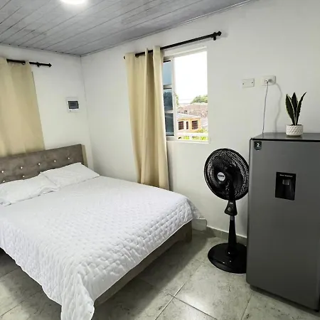 Pensión Urban House Habitación *